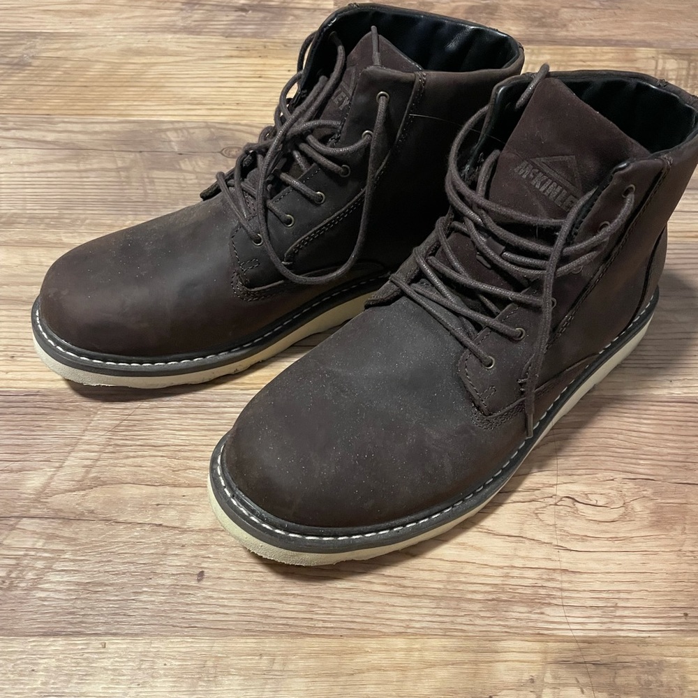 COPY - Men’s McKinley boots practically new